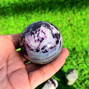 Sphère de cristal Kammererite Chakralume naturelle faite à la main, boule de cristal rare de couleur violette, pierre de guérison, Reiki, méditation, énergie, décoration, vente en gros - Product Image 6
