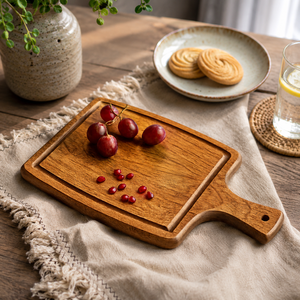 Tabla de cortar cuadrada de madera de acacia con mango |   Tabla para Cortar y Servir de 1.5 cm de Grosor |   Tabla de Quesos Natural para Charcutería - Ecológica - Product Image 3