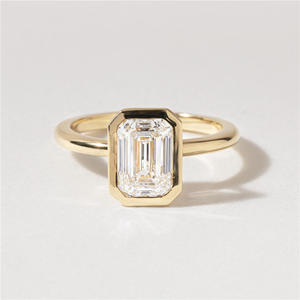 Bague de fiançailles ovale 2.00 carats en diamant de laboratoire certifié IGI, solitaire à griffes en or massif 14K/18K plaqué, 4g, luxe VS1 pour femme - Product Image 5