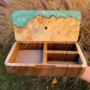 Caja de Joyería de Madera Ecológica Hecha a Mano y Pintada a Mano con Incrustaciones de Resina Epoxi, Caja de Recuerdos Rústica para Regalo de Navidad - Product Image 1