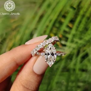 Bague de fiançailles Charm_Jewells en moissanite taille marquise, monture à griffes en or blanc, bande pavée, style classique pour femme - Product Image 4