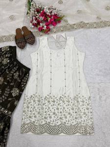 Ensemble Sharara Gharara Kurti brodé indien dernier cri, tissu en géorgette, magnifique tenue de soirée de designer pakistanais, 3 pièces, PinkCityBlocks - Product Image 2