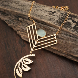 Collier en calcédoine naturelle plaqué or 18 carats – Bijou géométrique de créateur – Cadeau pour elle - Product Image 5