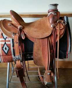 Silla de montar occidental de cuero con adornos florales y herrajes de latón para equipo de equitación, precio directo de mayoreo - Product Image 5