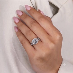 แหวนทองคำโรสโกลด์ 14K ประดับเพชรทรงกลม 2.66 กะรัต สี E ความสะอาด VS1 พร้อมเพชรรอบวงและเพชรแบบฮาโล ด้านข้างประดับเพชร และแหวนแต่งงานแบบฮาล์ฟอีเทอร์นิตี้ เครื่องประดับชั้นดี - Product Image 2