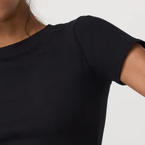 T-shirt décontracté à col rond pour femme, coupe courte, avec logo et design élégant, couleur unie douce, manches courtes, pour acheteurs en gros - Product Image 4