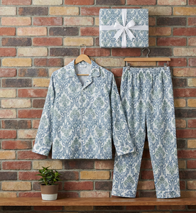 ชุดนอนผู้หญิงแขนยาวคอวีติดกระดุม 2 ชิ้น ผ้าฝ้ายทอ 100% ระบายอากาศได้ดี แห้งเร็ว นุ่มสบาย ลายวาดมือ - Product Image 2