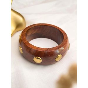 Meilleures ventes : Bracelet manchette en bois naturel avec clous en laiton doré, fait main, bijoux de mode pour femme, collection vente en gros et au détail - Product Image 5