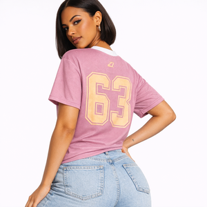 เสื้อเจอร์ซีย์ฟุตบอลอเมริกันสีชมพูคลาสสิกแบบสั่งทำพิเศษ สไตล์สตรีทแฟชั่น Y2K ระบายอากาศได้ดี ผลิตจากโพลีเอสเตอร์ รับผลิตแบบ OEM ขายส่ง - Product Image 3