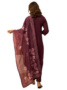 Ensemble 3 pièces Salwar Kameez traditionnel pour femme RN, coupe ajustée, longueur genou, en soie romaine violette, avec Kurta, pantalon et dupatta imprimé, tenue décontractée, Inde - Product Image 4