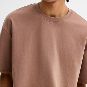 Camiseta de Corte Cuadrado de Alta Calidad con Logotipo Personalizado, 240 GSM, 100% Algodón, Hombros Caídos, Estilo Oversize y Corto para Hombre - Product Image 5