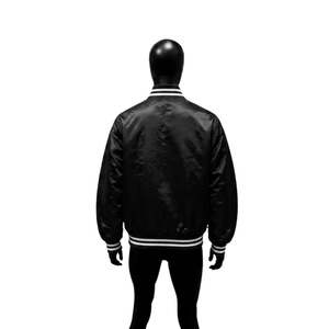 Blouson universitaire noir en satin personnalisé, blouson bomber de baseball brillant de qualité supérieure pour hommes, femmes et unisexe, style universitaire classique avec col montant - Product Image 2