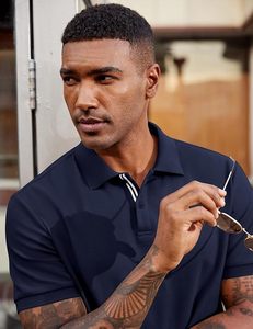 Polo à manches courtes pour homme, bleu marine, couleur unie, respirant, tricoté, décontracté, tissu piqué, design boutonné - Product Image 4