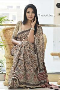 Sari de poliéster estampado para mujer, de secado rápido, sin arrugas, informal, para fiesta, Diwali, atuendo étnico tradicional, elegante, para festivales, con drapeado. - Product Image 4