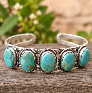 Bracelet manchette en argent avec cinq pierres de turquoise Kingman pour femme, bijoux du sud-ouest, cadeau pour elle, vente en gros - Product Image 1
