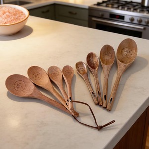 Cuillère en bois naturel artisanale, logo personnalisable, écologique, résistante à la chaleur, facile à nettoyer, pour la cuisine, le service et l'usage quotidien - Product Image 3