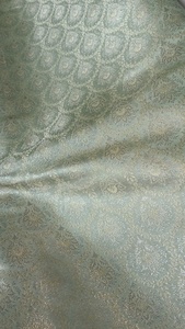 Brocart Meena Opulent : Tissage traditionnel en soie de Banarasi avec des détails Zari complexes - Product Image 5