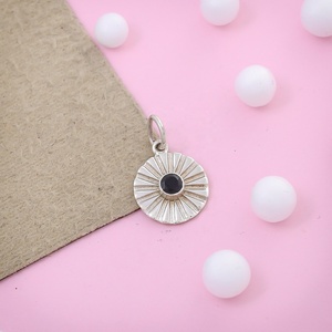 Pendentif rond en onyx noir naturel fait main en argent sterling 925, collier pendentif soleil éclatant pour femme - Product Image 3
