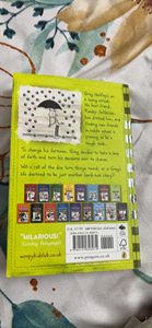 Diario de un niño que no se da cuenta de lo que le pasa, Hard Luck de Jeff Kinney, libro de ficción cómica para niños en formato de bolsillo - Product Image 4