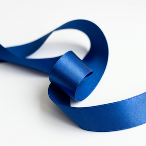 Ruban en satin bleu roi simple face de 25 mm, vente en gros, lot de 5 rouleaux de 8 mètres, idéal pour les toiles de fond de conférence et les présentations événementielles - Product Image 3