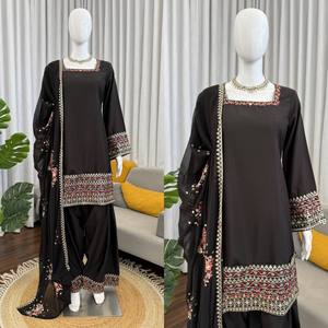 Dernier modèle de costume Farshi Plazo de créateur avec broderie de sequins, doublure micro douce, vêtement ethnique haut de gamme pour mariage, festival, fête - Product Image 6