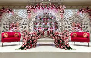 กรอบกระจกตกแต่งเวทีต้อนรับสุดหรู สีขาวทอง งานกระจกคุณภาพสูงสำหรับตกแต่งเวทีงานแต่งงาน สไตล์อเมริกัน - Product Image 4