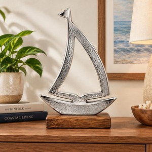 Objet décoratif moderne en forme de voilier argenté avec base en bois, décoration de table, art métallique, thème marin, cadeau souvenir - Product Image 3
