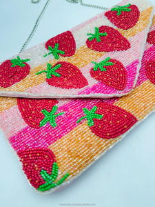 Lujo hecho a mano perla con cuentas diseño de fresa bolso de mano de noche fiesta de boda personalizado moda Crossbody diseñador elegante - Product Image 2