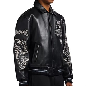 เสื้อแจ็คเก็ตหนัง Avirex สำหรับผู้ชาย แบบ Varsity ปักลาย ปิดซิป สไตล์ Bomber ปลายแขนและชายเสื้อแบบริบ มีโลโก้ด้านหน้า กันน้ำ ของแท้ - Product Image 4
