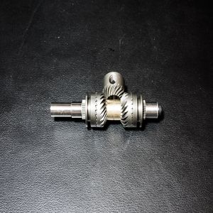 Caja de engranajes cónicos en espiral personalizada de alta calidad Caja de engranajes cónicos de 90 grados Piezas de herramientas del fabricante de Taiwán para herramientas - Product Image 5