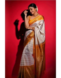 Sari Tradicional de Fiesta KV para Mujer, en Jacquard de Seda con Zari, con Pieza de Blusa sin Coser - Product Image 5
