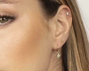 Pendientes de Aro con Flor de Moissanita, Plata de Ley 925, Chapados en Oro, Joyería Elegante para Mujer, Regalo - Product Image 1