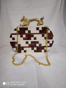 Bolso de mano de noche de resina de moda pintado a mano hecho a mano para mujer colores y tamaños personalizados estilo Ángel más vendido de la India - Product Image 6