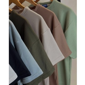 เสื้อยืดคอกลมแขนสั้นผ้าฝ้ายสำหรับผู้ชาย แบบเรียบง่าย สวมใส่สบาย น้ำหนักเบา เหมาะสำหรับใส่ทุกวัน จากซัพพลายเออร์ในบังกลาเทศ - Product Image 1