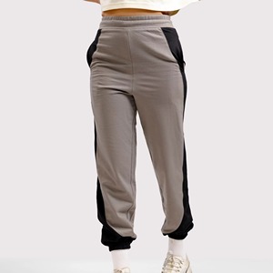 Pantalon de jogging ample et surdimensionné en molleton français pour femme avec logo personnalisé, 100 % coton épais, style hip-hop, idéal pour le sport et la gym - Product Image 1