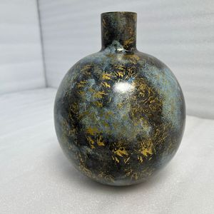 Maceta de Hierro Estilo Antiguo con Acabado en Pátina Negra y Dorada para Exhibición de Plantas Decorativas en el Hogar y Jardín - Product Image 1