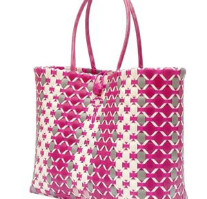 Sac à main et sac fourre-tout décontracté pour femme, tissé à la main en bandes de plastique, avec palette de couleurs vives et uniques, idéal pour l'été - Product Image 2