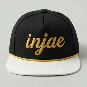 Casquettes de golf personnalisées OEM à 7 panneaux, perforées, découpées au laser, à visière plate et structurées, ODM, faible MOQ, usine de casquettes - Product Image 1