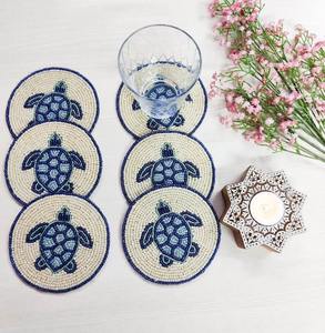 Sous-verres décoratifs faits à la main en perles de verre, parfaits pour créer une ambiance chaleureuse et accueillante à la table. - Product Image 4