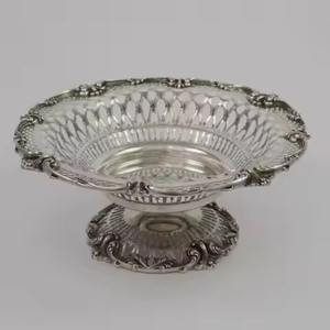 Cuenco de Metal Pulido Hecho a Mano con Forma de Hoja Plateada, Moderno y Elegante, para Servir Dátiles en el Iftar, para Ramadán y Catering de Fiestas - Product Image 3