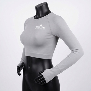 Haut de sport ajusté pour femme à col montant et manches longues avec trous pour les pouces, séchage rapide, coupe courte - Product Image 4