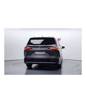 Toyota Sienna 2.5 Híbrida AWD de abril de 2023 con Asientos de Cuero, Cámara Trasera, 73,551 km, Volante a la Izquierda - Product Image 4