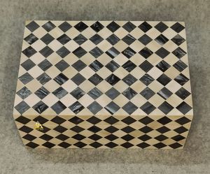 Boîte à bijoux en bois avec incrustation en résine noire et blanche, motif diamanté à carreaux, conteneur de rangement rectangulaire, décoration d'intérieur - Product Image 1