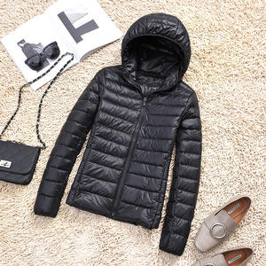 Veste d'hiver légère en duvet pour femme avec capuche coupe-vent ultra-légère - Product Image 6