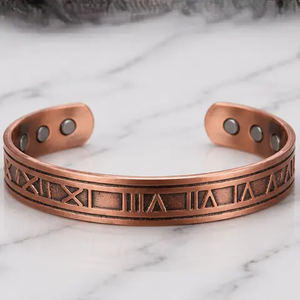 Brazalete de Cobre Hecho a Mano de Lujo con Números Romanos en Relieve, Personalización, Detalles Magnéticos, Regalo Promocional Novedoso - Product Image 6