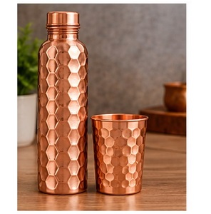 Juego de Botella de Agua de Cobre Hecha a Mano con 2 Tazas, Grabado Floral, Portátil, en Caja de Regalo, Regalo Empresarial - Product Image 4