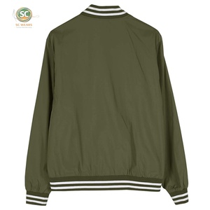 Chaqueta Varsity de Invierno para Hombre con Logotipo Frontal, Transpirable, Cálida, Estilo Atlético Clásico para Comodidad Urbana y Looks Casuales Diarios - Product Image 3