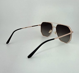 Gafas de Sol Polarizadas RTS Trends 2026 con Marco Metálico Completo y Lentes de Nailon Resistentes para Actividades al Aire Libre para Hombres y Mujeres - Product Image 4