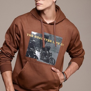 Sweat-shirt à capuche pour homme en molleton bouclette marron, avec imprimé motard et épaules tombantes, Fabricant de vêtements - Product Image 3