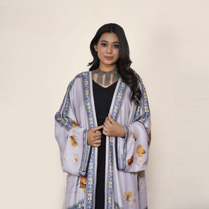 Abaya de satén coreano de lujo con estampado para mujer, elegante cárdigan árabe con frente abierto y mangas anchas, ropa islámica modesta. - Product Image 3